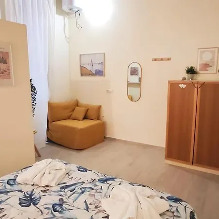 Neathea Naples